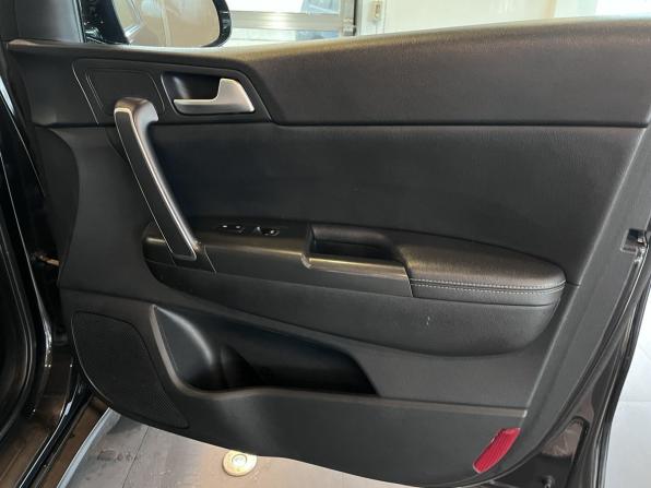 Kia Sportage IV с пробегом 2018 года, цена 2 392 000 рублей, 100805 км, внедорожник, Автокод Объявления