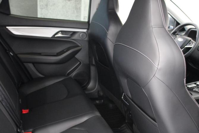 JAC J7 I с пробегом 2023 года, цена 1 279 000 рублей, 50800 км, хэтчбек, Автокод Объявления
