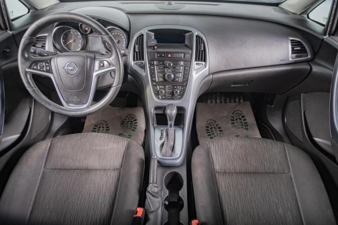 Opel Astra J Рестайлинг с пробегом 2012 года, цена 799 000 рублей, 133000 км, седан, Автокод Объявления