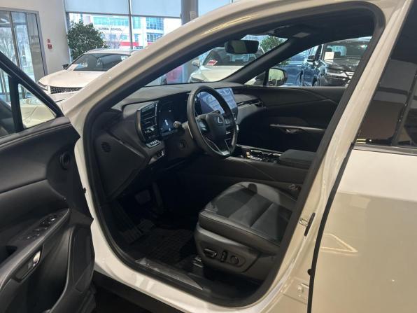 Lexus RX V с пробегом 2024 года, цена 10 975 000 рублей, 3956 км, внедорожник, Автокод Объявления