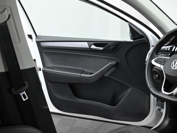 Volkswagen Polo VI с пробегом 2021 года, цена 1 499 000 рублей, 22000 км, лифтбек, Автокод Объявления
