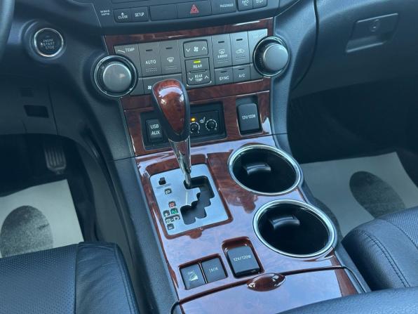 Toyota Highlander II (XU40) Рестайлинг с пробегом 2012 года, цена 2 330 000 рублей, 144830 км, внедорожник, Автокод Объявления
