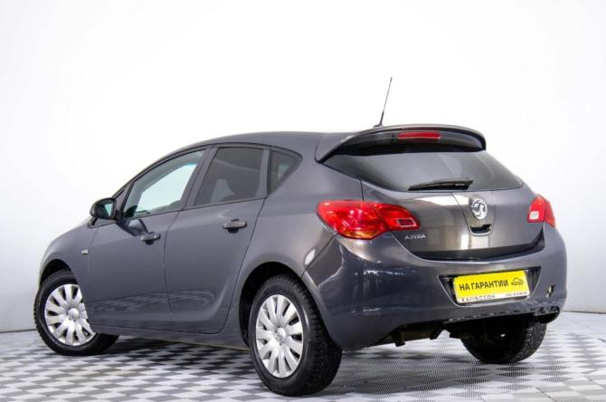 Opel Astra J Рестайлинг с пробегом 2013 года, цена 729 000 рублей, 152000 км, хэтчбек, Автокод Объявления