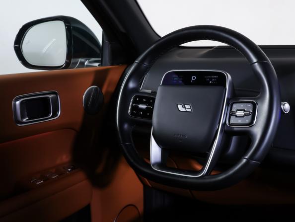 Li Auto (Lixiang) L9 I с пробегом 2024 года, цена 6 990 000 рублей, 28801 км, внедорожник, Автокод Объявления