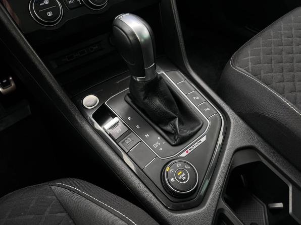 Volkswagen Tiguan II с пробегом 2019 года, цена 2 720 000 рублей, 129306 км, внедорожник, Автокод Объявления