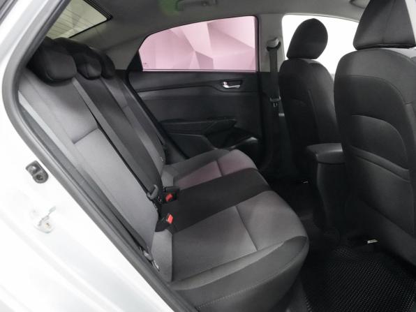 Hyundai Solaris II с пробегом 2018 года, цена 1 295 000 рублей, 114715 км, седан, Автокод Объявления