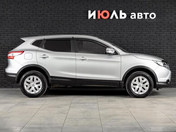Nissan Qashqai II с пробегом 2015 года, цена 1 350 000 рублей, 79171 км, внедорожник, Автокод Объявления