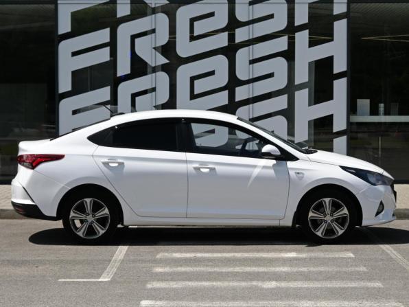 Hyundai Solaris II с пробегом 2019 года, цена 830 000 рублей, 220049 км, седан, Автокод Объявления