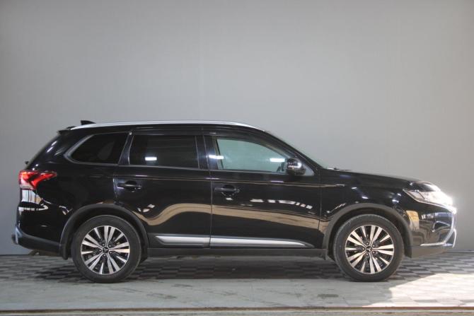 Mitsubishi Outlander III Рестайлинг 3 с пробегом 2019 года, цена 2 090 000 рублей, 107000 км, внедорожник, Автокод Объявления