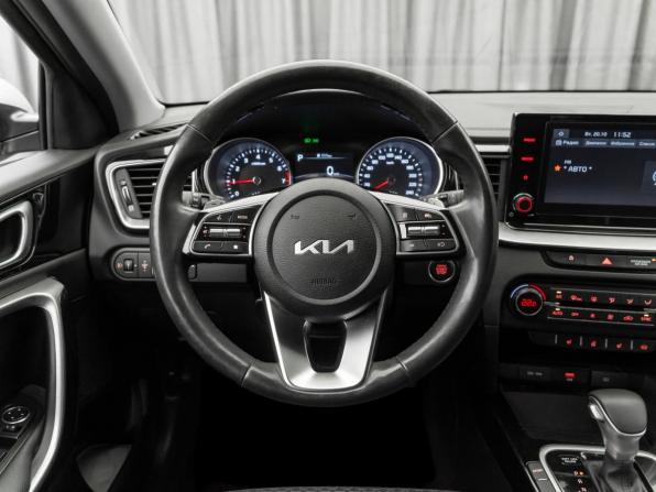 Kia Ceed III Рестайлинг с пробегом 2022 года, цена 2 380 000 рублей, 60688 км, универсал, Автокод Объявления