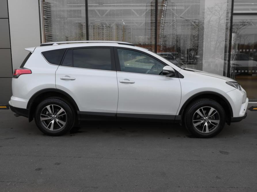 Toyota RAV4 IV (XA40) Рестайлинг Москва  - изображение 3