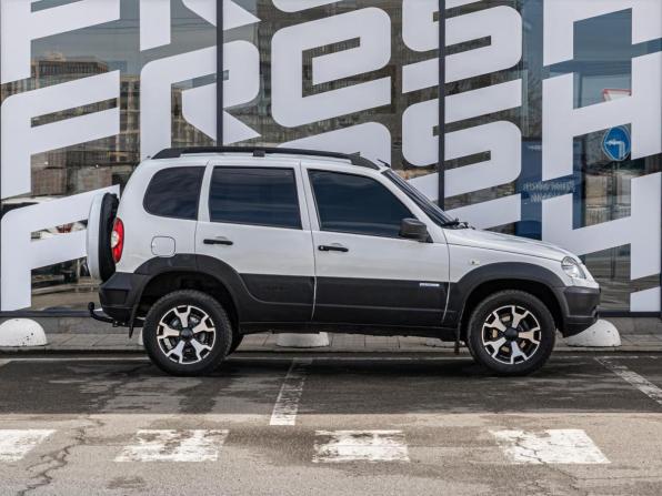Chevrolet Niva I Рестайлинг с пробегом 2015 года, цена 720 000 рублей, 115973 км, внедорожник, Автокод Объявления