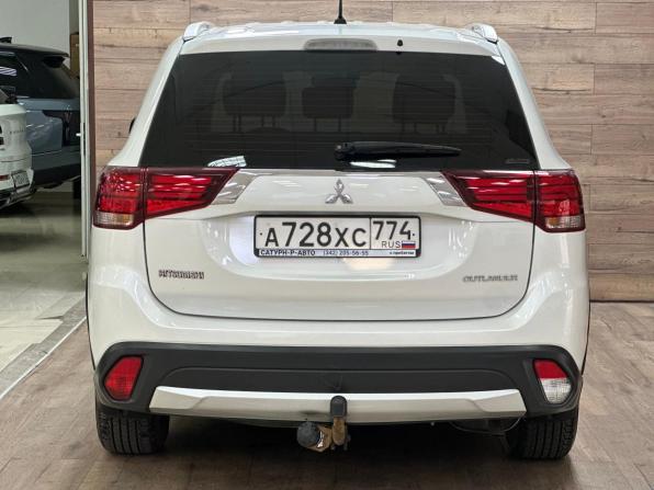 Mitsubishi Outlander III Рестайлинг 2 с пробегом 2015 года, цена 1 550 000 рублей, 202480 км, внедорожник, Автокод Объявления