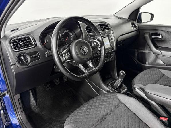 Volkswagen Polo V Рестайлинг с пробегом 2019 года, цена 1 202 000 рублей, 135412 км, седан, Автокод Объявления
