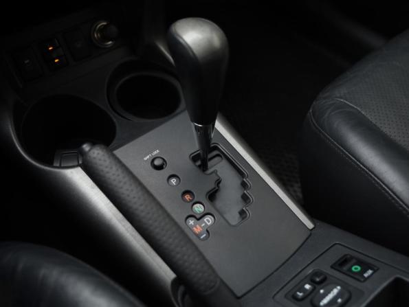 Toyota RAV4 III (XA30) Рестайлинг с пробегом 2012 года, цена 1 299 777 рублей, 210223 км, внедорожник, Автокод Объявления