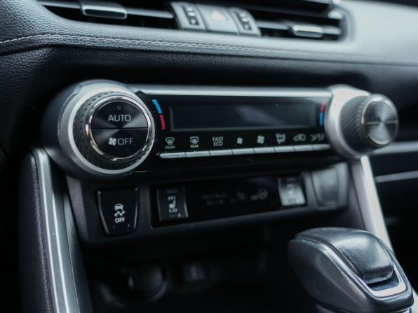 Toyota RAV4 V (XA50) с пробегом 2021 года, цена 2 950 000 рублей, 76699 км, внедорожник, Автокод Объявления