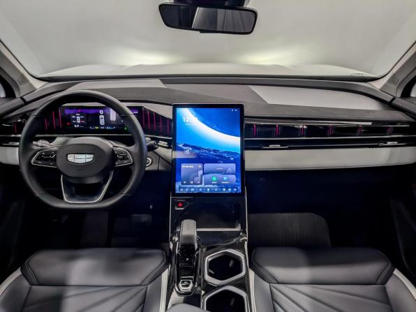 Geely Atlas II с пробегом 2024 года, цена 2 875 000 рублей, 12734 км, внедорожник, Автокод Объявления