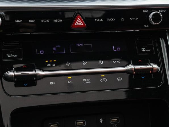 Kia Carnival IV с пробегом 2022 года, цена 4 100 000 рублей, 77788 км, минивэн, Автокод Объявления