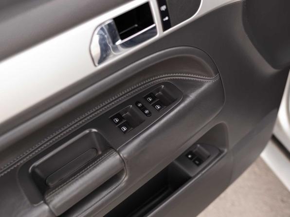 Volkswagen Touareg I Рестайлинг с пробегом 2007 года, цена 1 250 000 рублей, 331304 км, внедорожник, Автокод Объявления