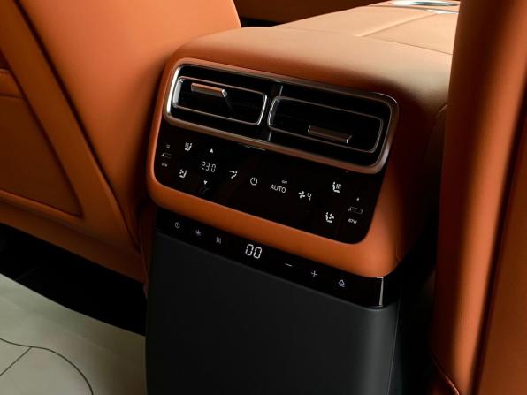 Новый Li Auto (Lixiang) L6 2025 года, цена 6 850 000 рублей, внедорожник, Автокод Объявления