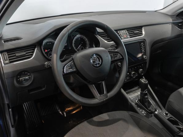 Skoda Octavia III (A7) Рестайлинг с пробегом 2018 года, цена 1 958 300 рублей, 61700 км, лифтбек, Автокод Объявления