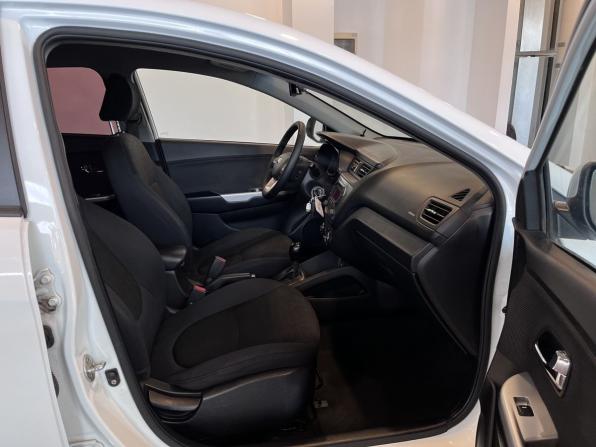 Kia Rio III с пробегом 2014 года, цена 1 085 000 рублей, 131916 км, хэтчбек, Автокод Объявления