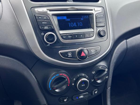 Hyundai Solaris I Рестайлинг с пробегом 2015 года, цена 720 000 рублей, 194300 км, хэтчбек, Автокод Объявления