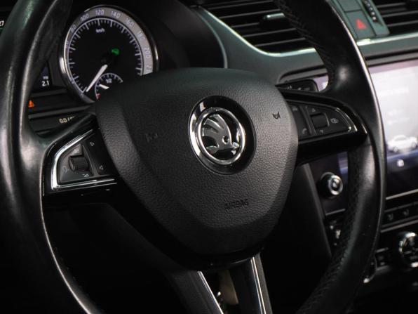 Skoda Octavia III (A7) Рестайлинг с пробегом 2017 года, цена 2 120 000 рублей, 114497 км, лифтбек, Автокод Объявления