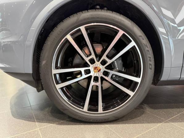 Porsche Cayenne III Рестайлинг с пробегом 2025 года, цена 17 500 000 рублей, 667 км, внедорожник, Автокод Объявления