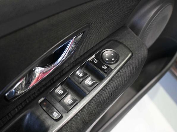 Renault Fluence I Рестайлинг с пробегом 2014 года, цена 789 900 рублей, 164596 км, седан, Автокод Объявления