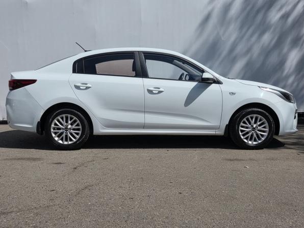 Kia Rio IV с пробегом 2018 года, цена 1 320 000 рублей, 134966 км, седан, Автокод Объявления