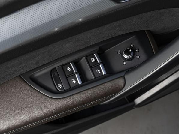 Audi Q5 II (FY) Рестайлинг с пробегом 2021 года, цена 4 349 000 рублей, 140358 км, внедорожник, Автокод Объявления