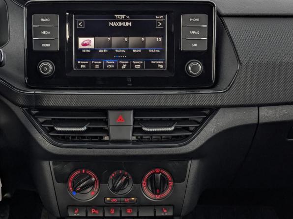 Volkswagen Polo VI с пробегом 2022 года, цена 1 679 000 рублей, 89293 км, лифтбек, Автокод Объявления
