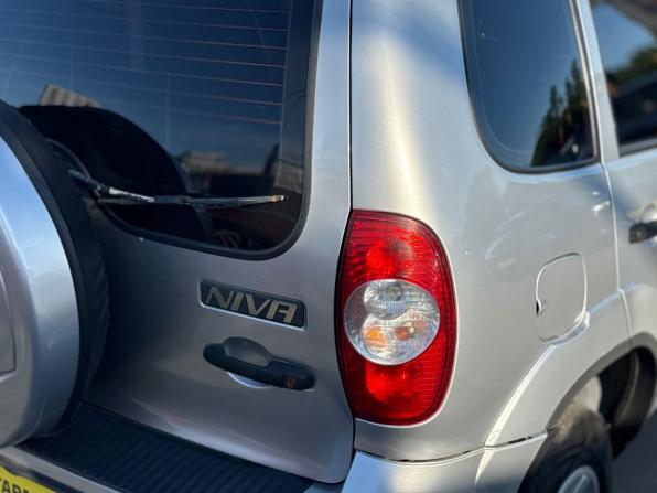 Chevrolet Niva I Рестайлинг с пробегом 2011 года, цена 499 000 рублей, 142072 км, внедорожник, Автокод Объявления