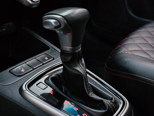 Kia Rio IV Рестайлинг с пробегом 2021 года, цена 1 369 000 рублей, 90000 км, седан, Автокод Объявления