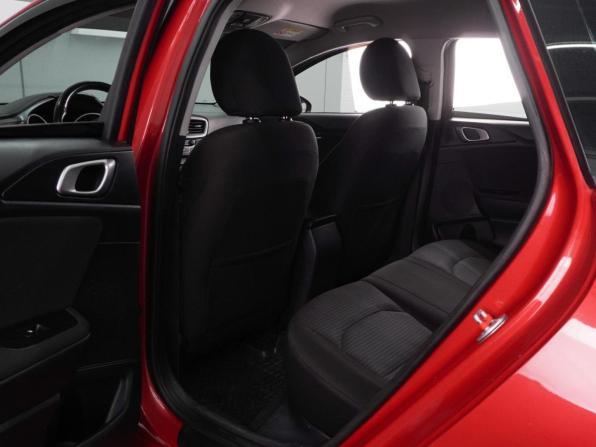Kia Ceed III с пробегом 2019 года, цена 1 329 000 рублей, 172188 км, универсал, Автокод Объявления