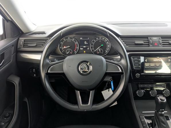 Skoda Superb III с пробегом 2019 года, цена 2 450 000 рублей, 53688 км, лифтбек, Автокод Объявления