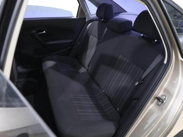 Volkswagen Polo V Рестайлинг с пробегом 2016 года, цена 1 099 750 рублей, 125575 км, седан, Автокод Объявления