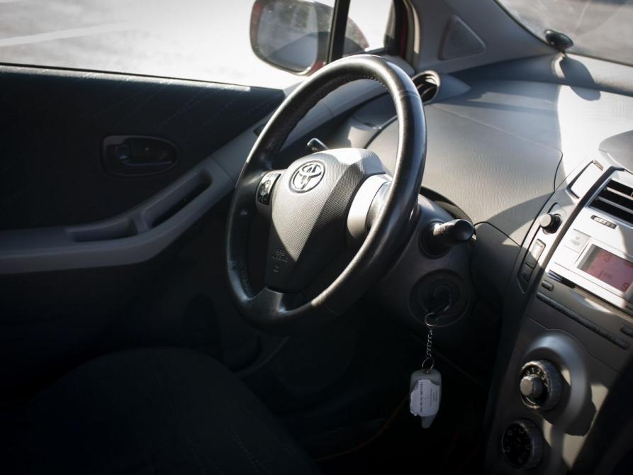 Toyota Yaris II Курган  - изображение 15