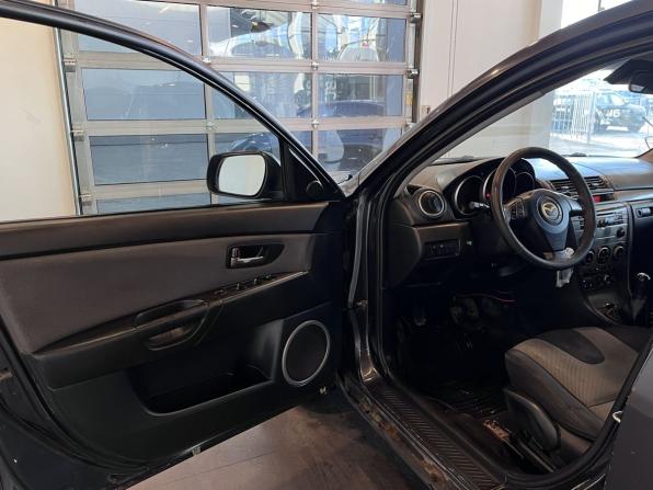 Mazda 3 I (BK) Рестайлинг с пробегом 2006 года, цена 236 000 рублей, 733166 км, седан, Автокод Объявления