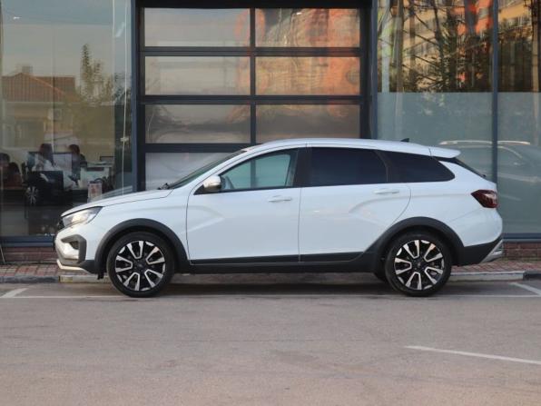 Lada (ВАЗ) Vesta I Рестайлинг (NG) с пробегом 2024 года, цена 1 471 000 рублей, 40000 км, универсал, Автокод Объявления