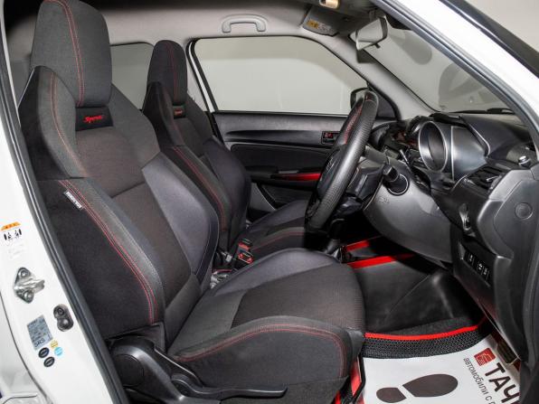 Suzuki Swift V с пробегом 2018 года, цена 1 323 500 рублей, 105000 км, хэтчбек, Автокод Объявления