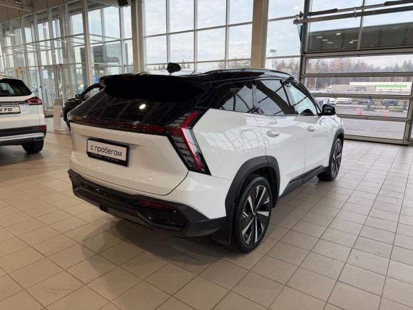 Geely Atlas II с пробегом 2023 года, цена 2 455 900 рублей, 42233 км, внедорожник, Автокод Объявления