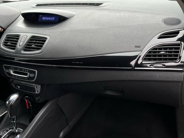 Renault Fluence I Рестайлинг с пробегом 2013 года, цена 820 000 рублей, 186753 км, седан, Автокод Объявления