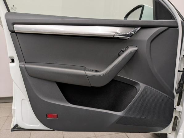 Skoda Octavia III (A7) Рестайлинг с пробегом 2020 года, цена 1 915 000 рублей, 88750 км, лифтбек, Автокод Объявления