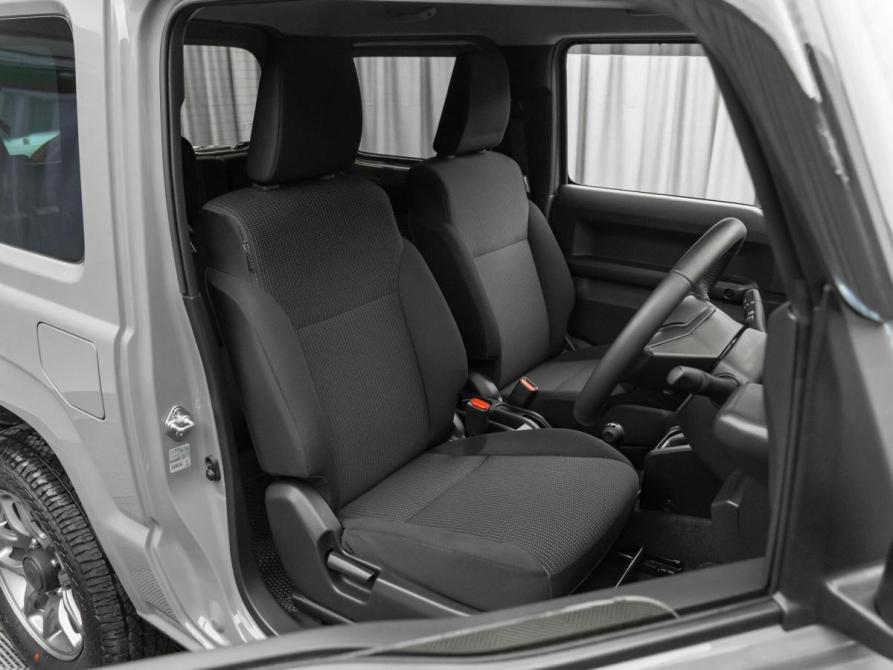 Suzuki Jimny IV Москва  - изображение 9