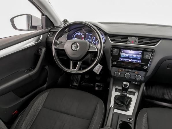 Skoda Octavia III (A7) Рестайлинг с пробегом 2019 года, цена 1 350 000 рублей, 123208 км, лифтбек, Автокод Объявления