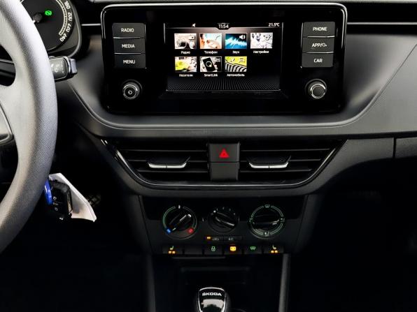 Skoda Rapid II с пробегом 2022 года, цена 1 690 000 рублей, 60030 км, лифтбек, Автокод Объявления