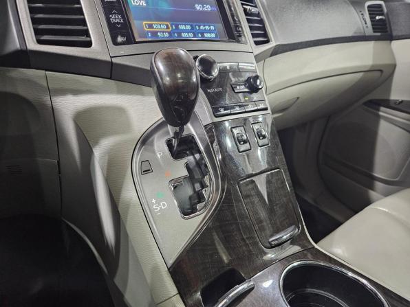 Toyota Venza I Рестайлинг с пробегом 2013 года, цена 2 190 000 рублей, 266685 км, внедорожник, Автокод Объявления
