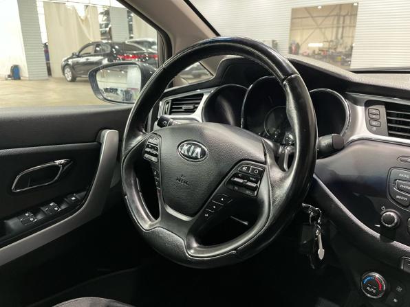 Kia Ceed II Рестайлинг с пробегом 2018 года, цена 1 295 000 рублей, 164674 км, универсал, Автокод Объявления